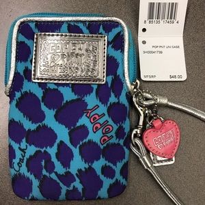 Poppy Wristlet for @aspectorcrane